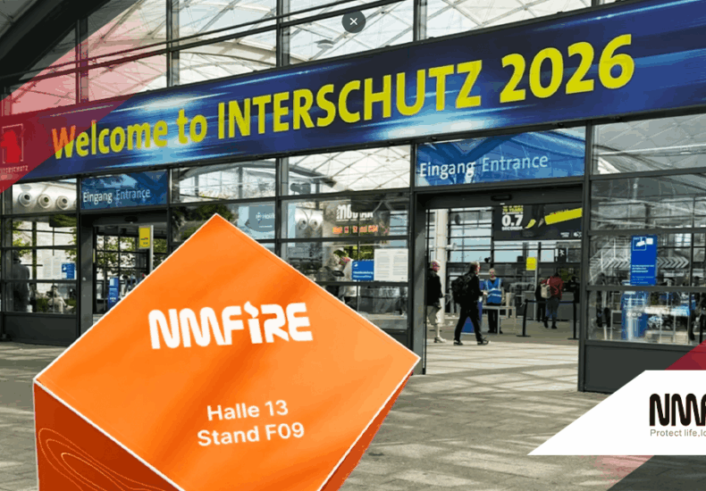 Equipo de NMFIRE presentando sistemas de bombas contra incendios durante INTERSCHUTZ 2026 en Hannover, Alemania